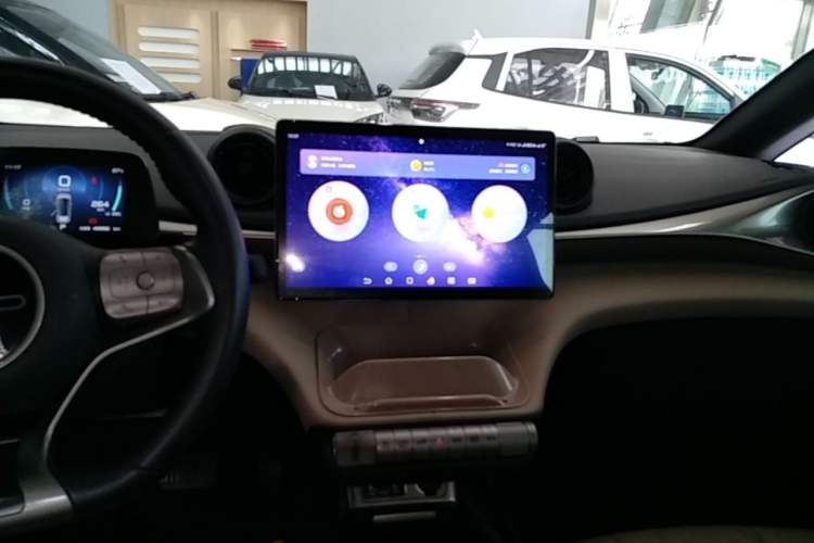 Used BYD Dolphin 2023 420 km Free Version Audio And AC Panel