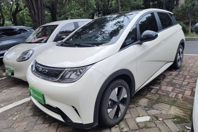 Used BYD Dolphin 2023 420 km Fashion Edition