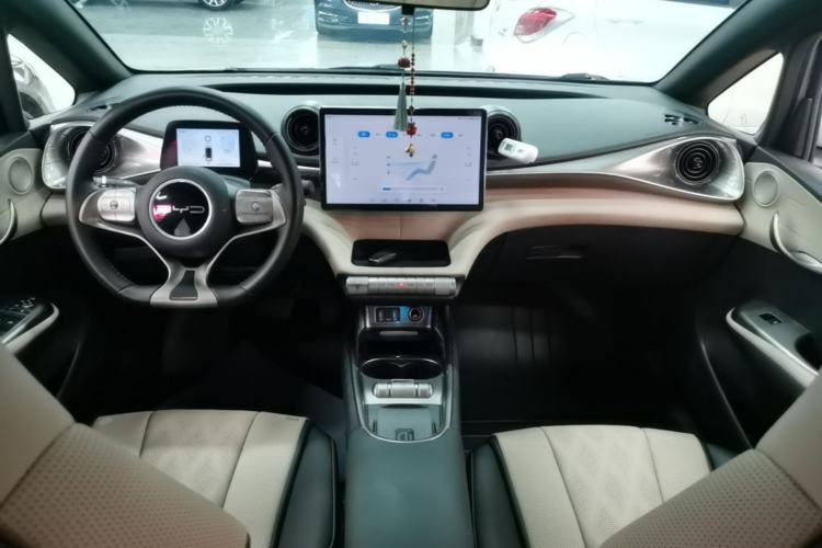 Used BYD Dolphin 2023 420 km Fashion Edition Center Console