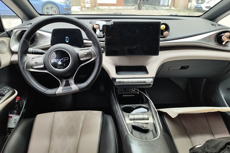 Used BYD Dolphin 2023 420 km Fashion Edition Center Console