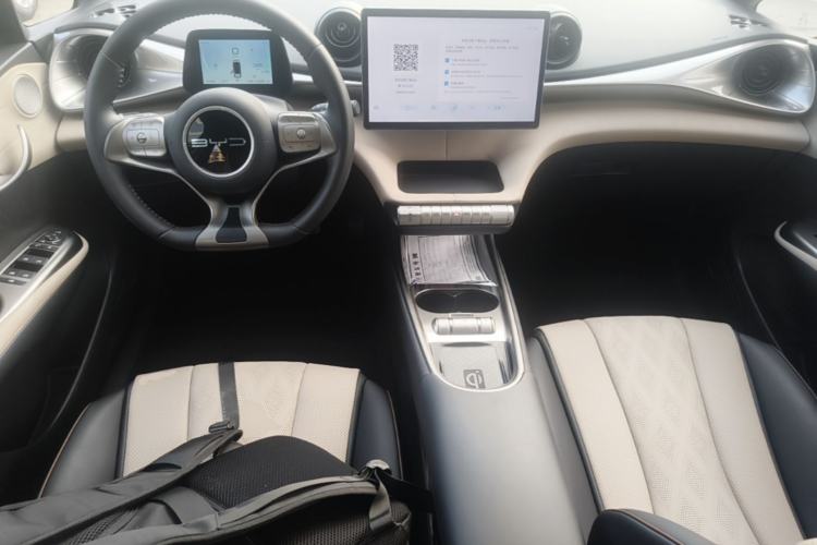 Used BYD Dolphin 2023 420 km Fashion Edition Center Console