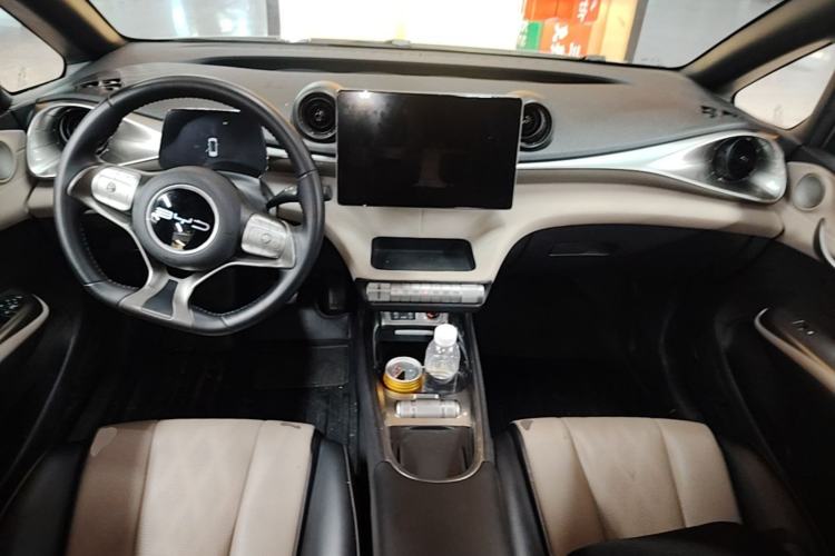 Used BYD Dolphin 2023 420 km Fashion Edition Center Console