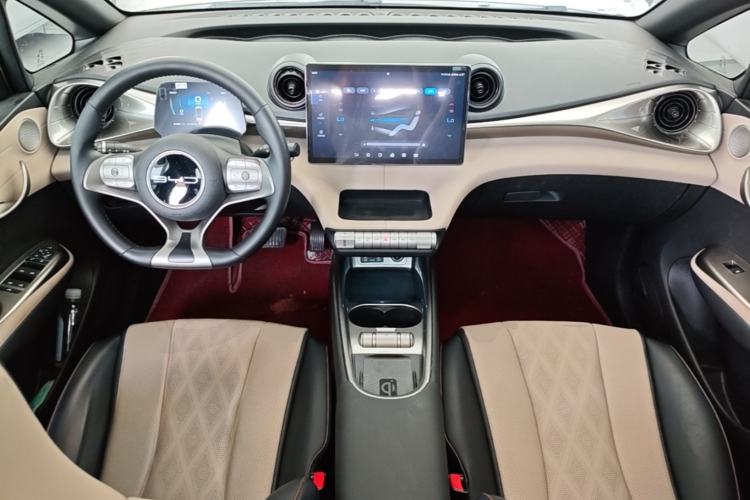 Used BYD Dolphin 2023 420 km Fashion Edition Center Console