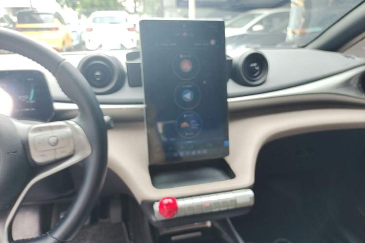 Used BYD Dolphin 2023 420 km Fashion Edition Center Console