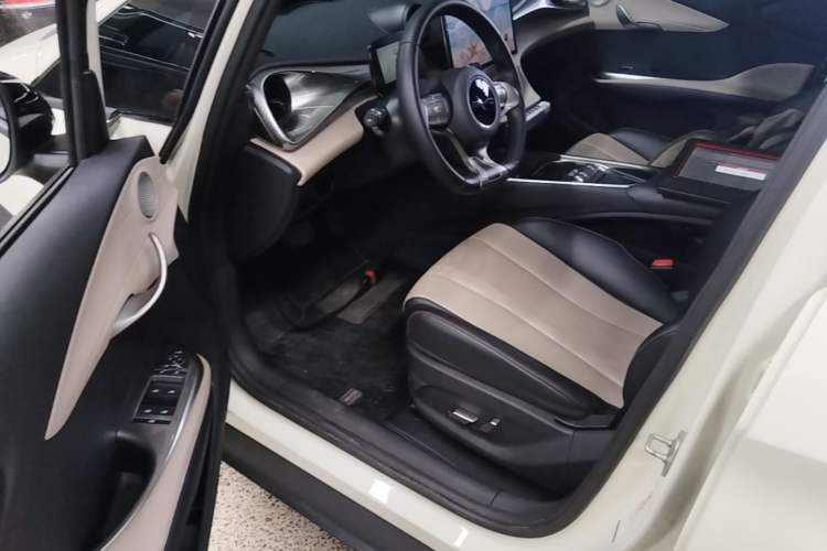 Used BYD Dolphin 2023 420 km Fashion Edition Driver Seat