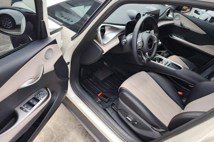 Used BYD Dolphin 2023 420 km Fashion Edition Driver Seat