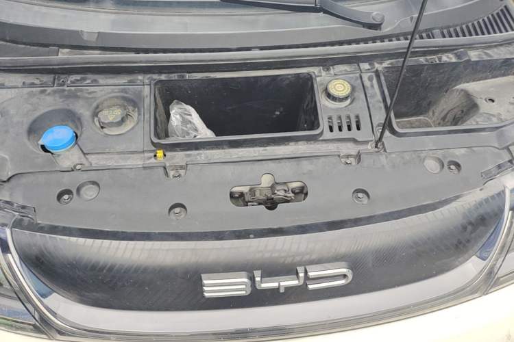 Used BYD Dolphin 2023 420 km Fashion Edition Engine Bay