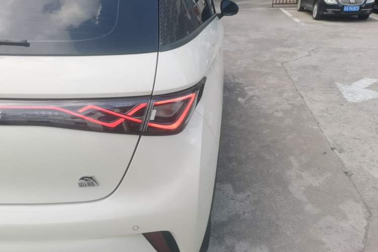Used BYD Dolphin 2023 420 km Fashion Edition Exterior 3
