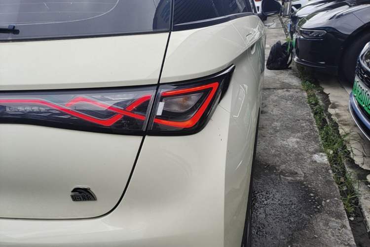 Used BYD Dolphin 2023 420 km Fashion Edition Exterior 3