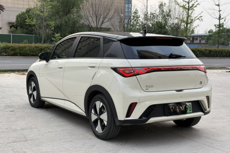 Used BYD Dolphin 2023 420 km Fashion Edition Exterior 8