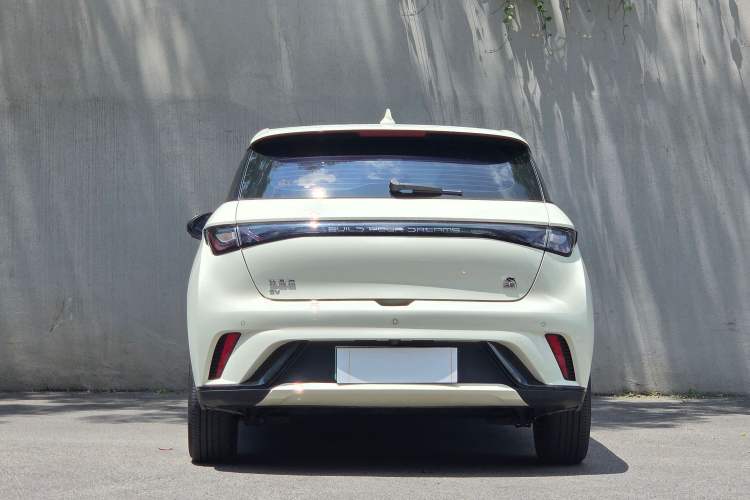 Used BYD Dolphin 2023 420 km Fashion Edition Exterior 9
