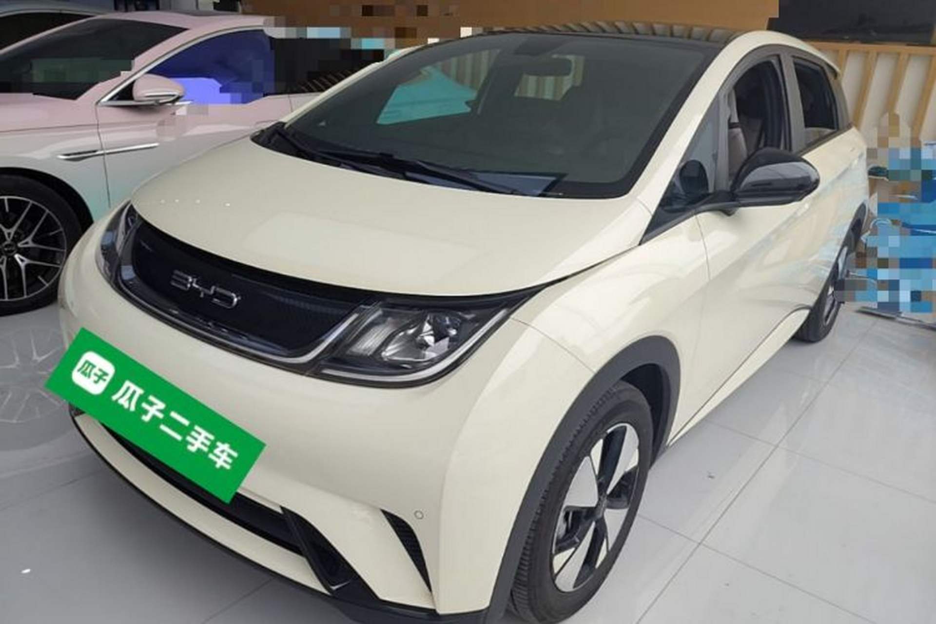 Used BYD Dolphin 2023 420 km Fashion Edition Front Left 45 Deg