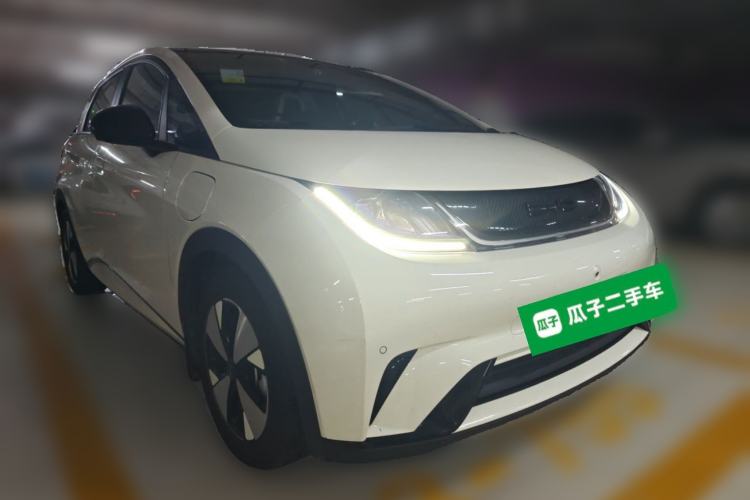 Used BYD Dolphin 2023 420 km Fashion Edition Front Right 45 Deg