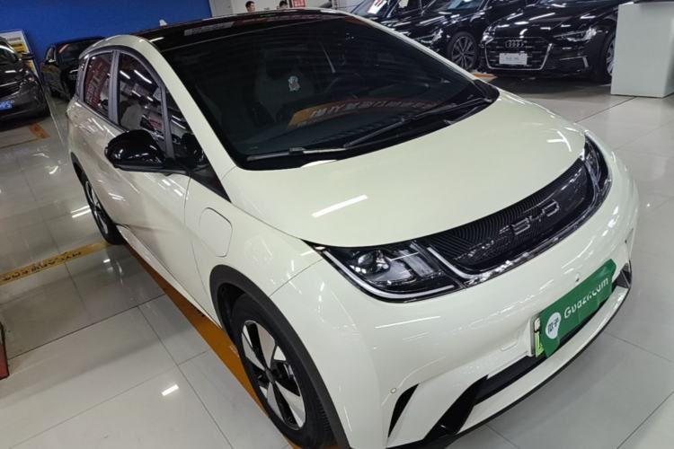 Used BYD Dolphin 2023 420 km Fashion Edition Front Right 45 Deg