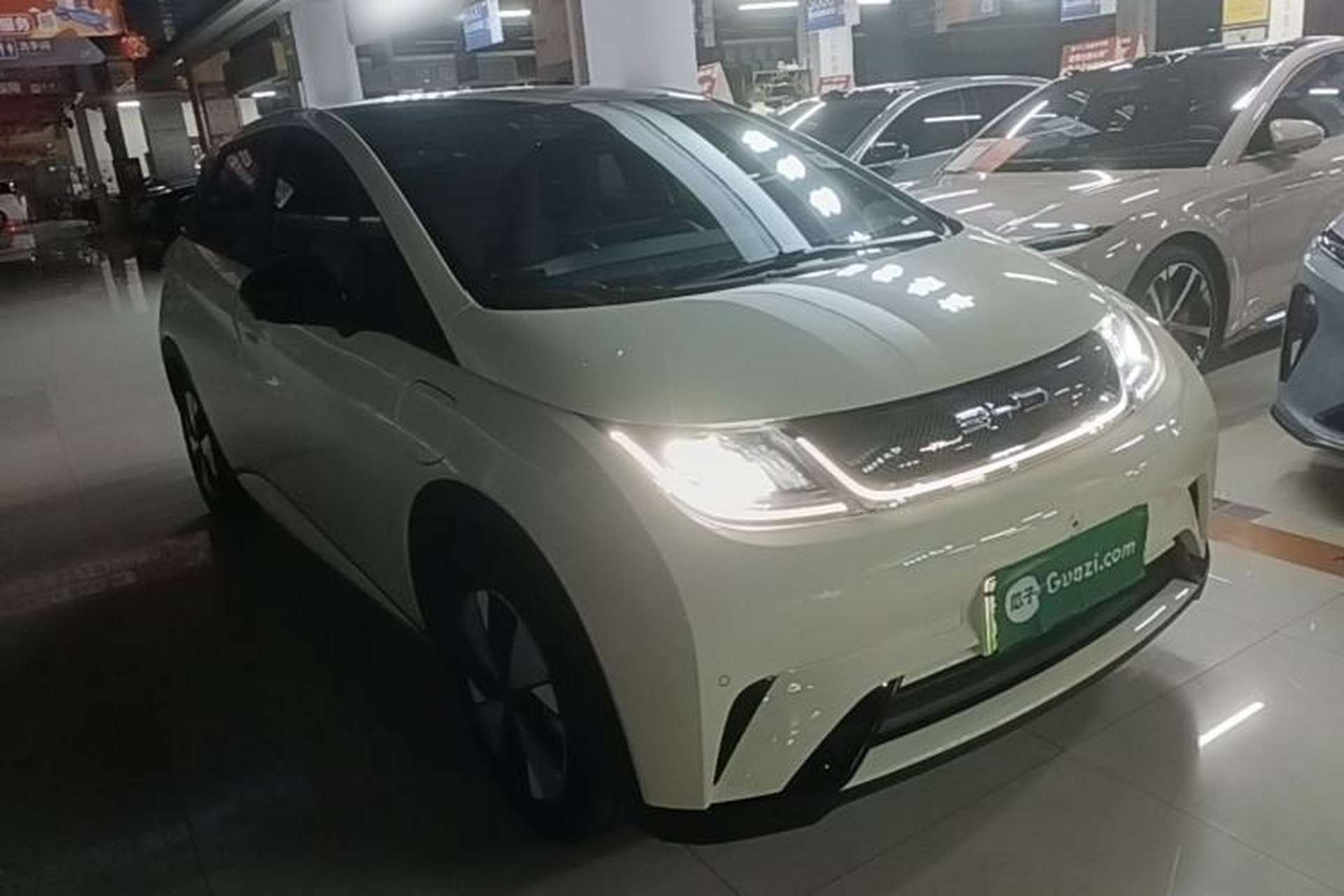 Used BYD Dolphin 2023 420 km Fashion Edition Front Right 45 Deg