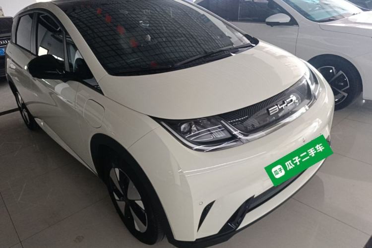 Used BYD Dolphin 2023 420 km Fashion Edition Front Right 45 Deg
