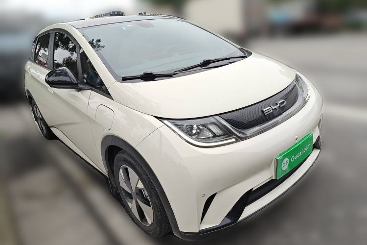 Used BYD Dolphin 2023 420 km Fashion Edition Front Right 45 Deg