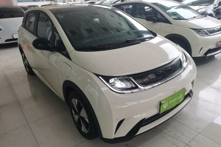Used BYD Dolphin 2023 420 km Fashion Edition Front Right 45 Deg
