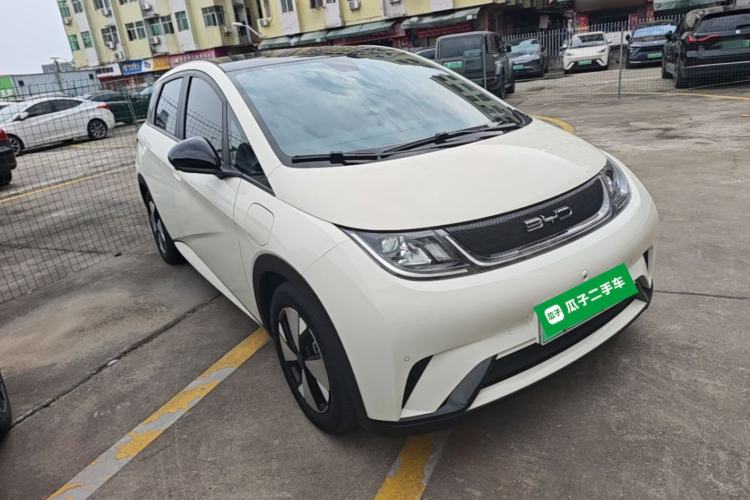 Used BYD Dolphin 2023 420 km Fashion Edition Front Right 45 Deg