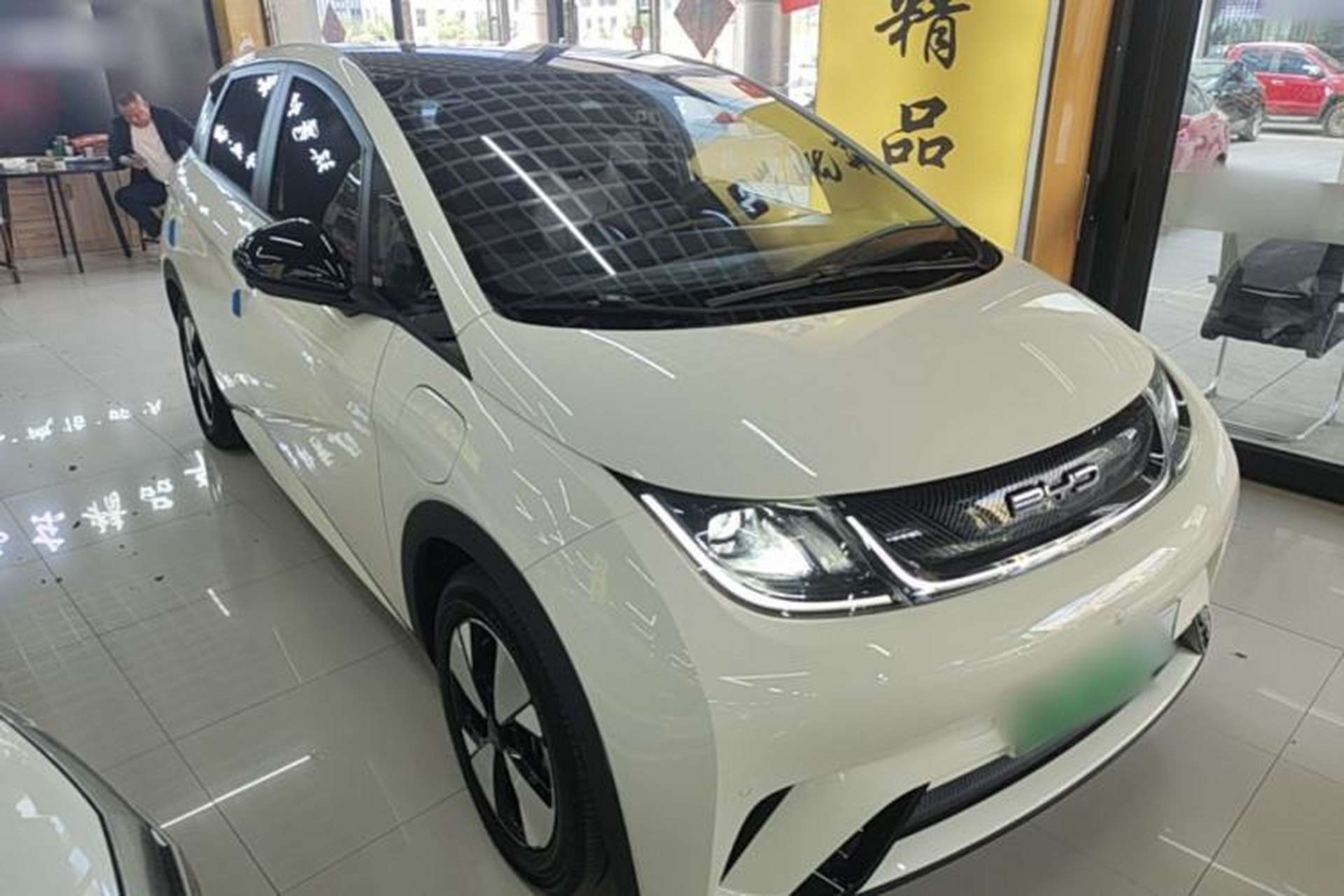 Used BYD Dolphin 2023 420 km Fashion Edition Front Right 45 Deg