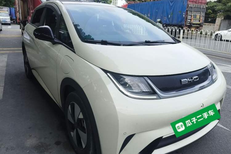 Used BYD Dolphin 2023 420 km Fashion Edition Front Right 45 Deg