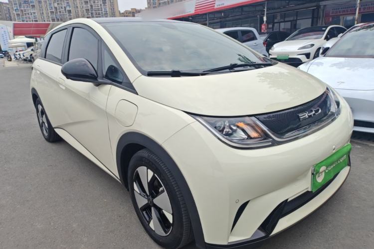 Used BYD Dolphin 2023 420 km Fashion Edition Front Right 45 Deg