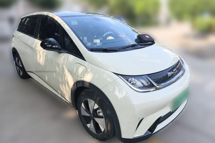 Used BYD Dolphin 2023 420 km Fashion Edition Front Right 45 Deg