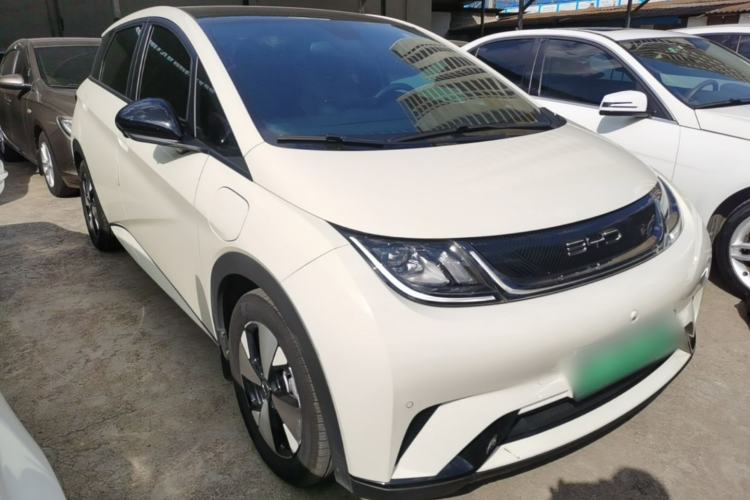 Used BYD Dolphin 2023 420 km Fashion Edition Front Right 45 Deg