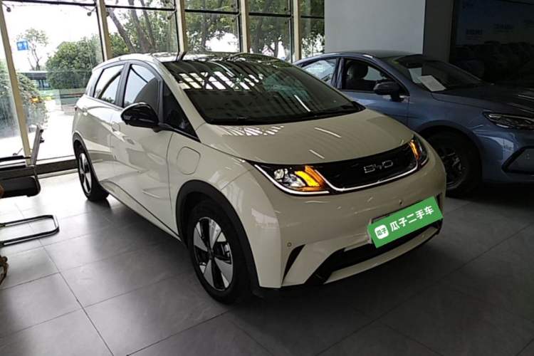 Used BYD Dolphin 2023 420 km Free Version Front Right 45 Deg