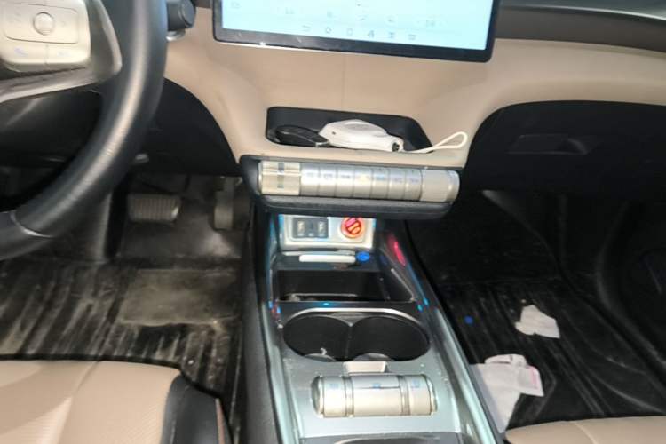 Used BYD Dolphin 2023 420 km Free Version Gear Lever