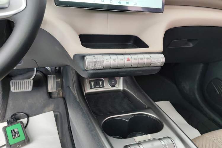 Used BYD Dolphin 2023 420 km Fashion Edition Gear Lever