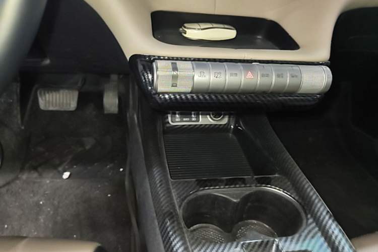 Used BYD Dolphin 2023 420 km Fashion Edition Gear Lever