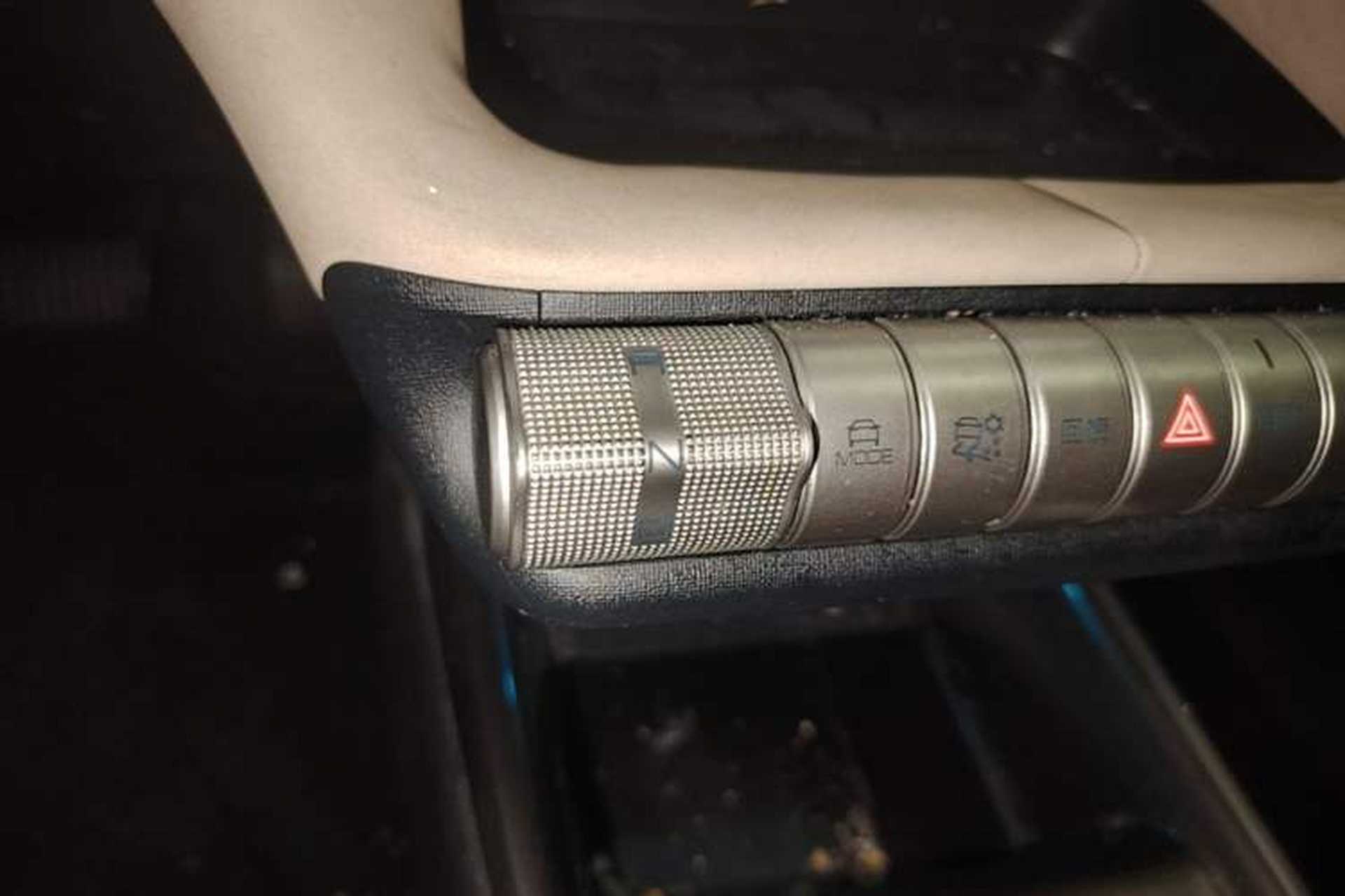 Used BYD Dolphin 2023 420 km Fashion Edition Gear Lever