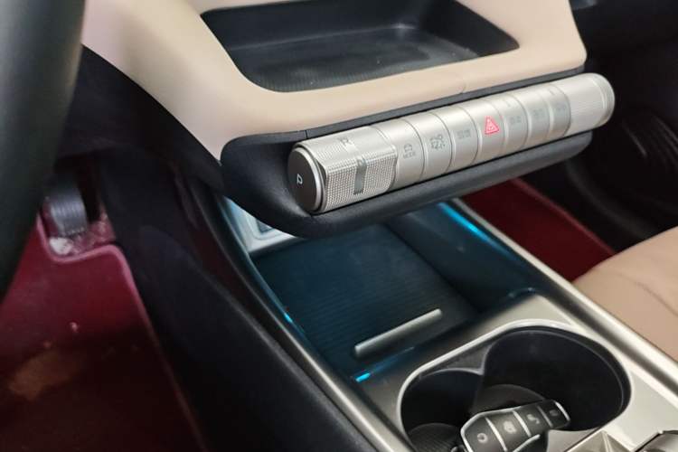Used BYD Dolphin 2023 420 km Fashion Edition Gear Lever