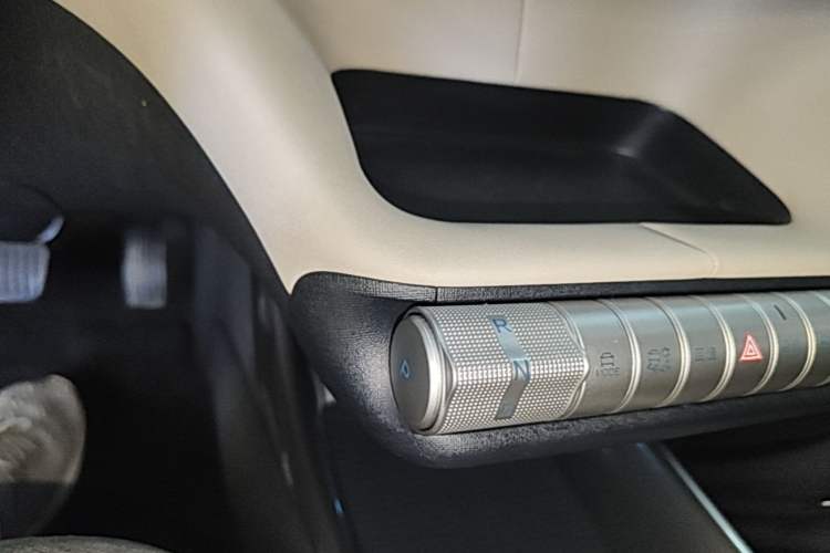 Used BYD Dolphin 2023 420 km Fashion Edition Gear Lever