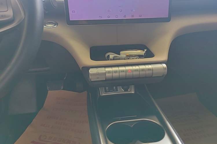 Used BYD Dolphin 2023 420 km Fashion Edition Gear Lever