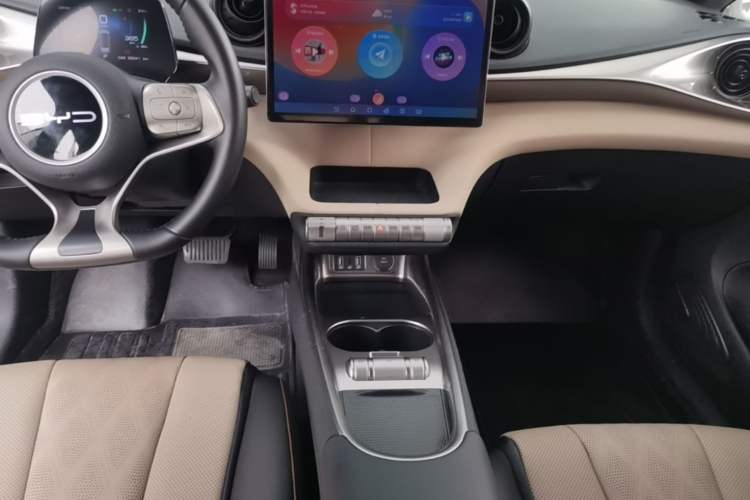 Used BYD Dolphin 2023 420 km Free Version Gear Lever