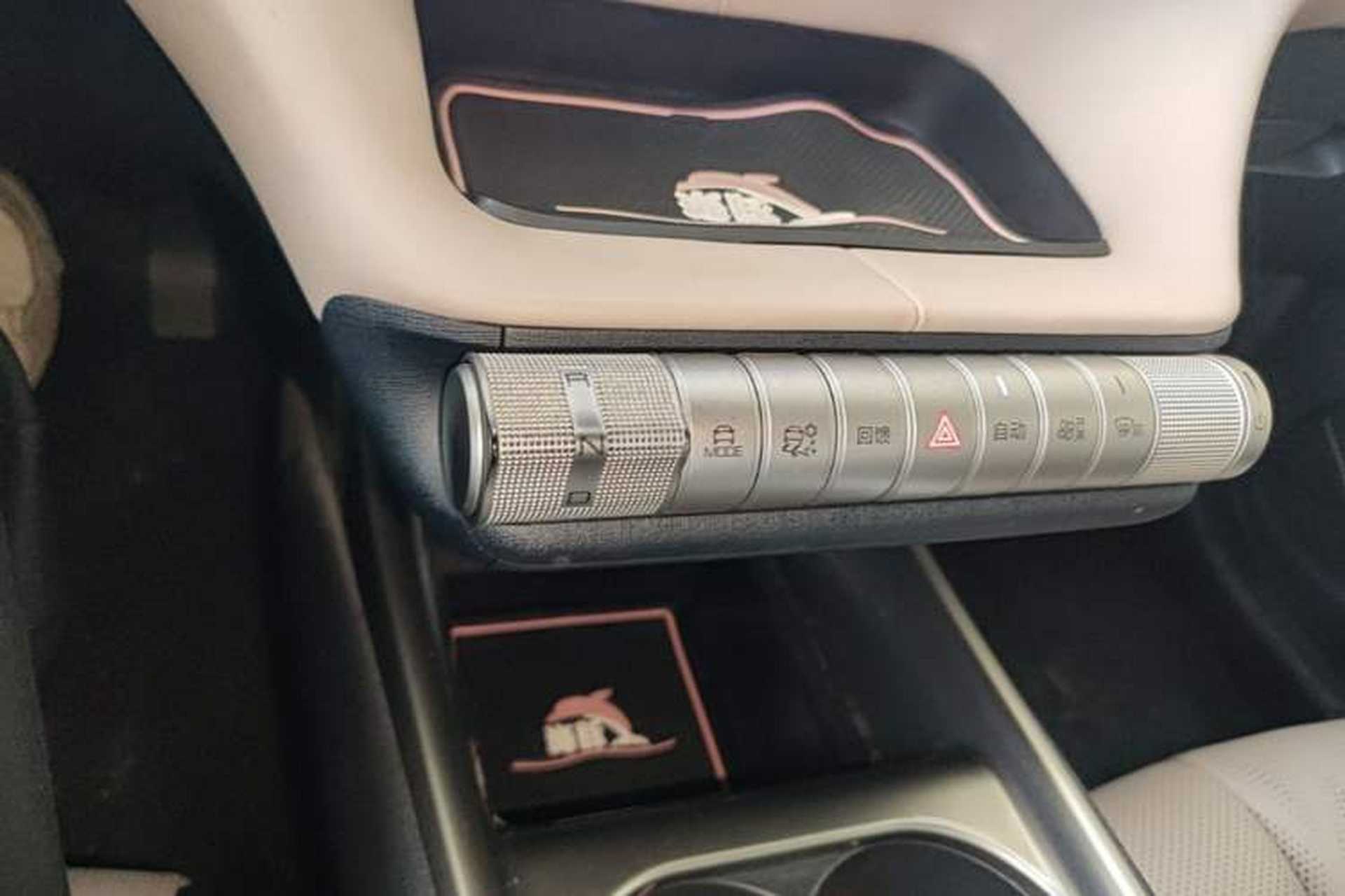 Used BYD Dolphin 2023 420 km Fashion Edition Gear Lever