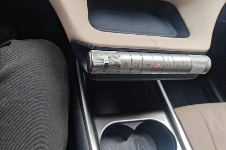 Used BYD Dolphin 2023 420 km Fashion Edition Gear Lever