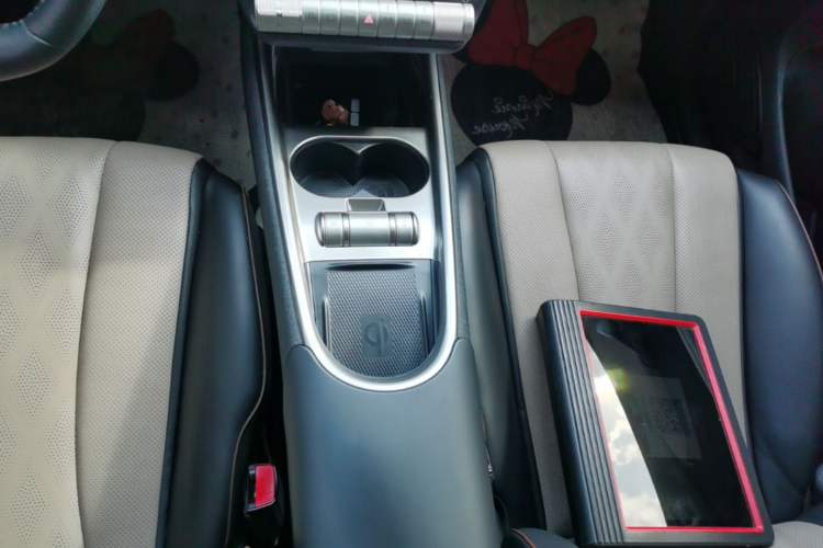 Used BYD Dolphin 2023 420 km Fashion Edition Gear Lever