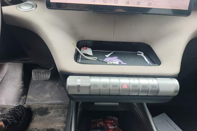Used BYD Dolphin 2023 420 km Fashion Edition Gear Lever