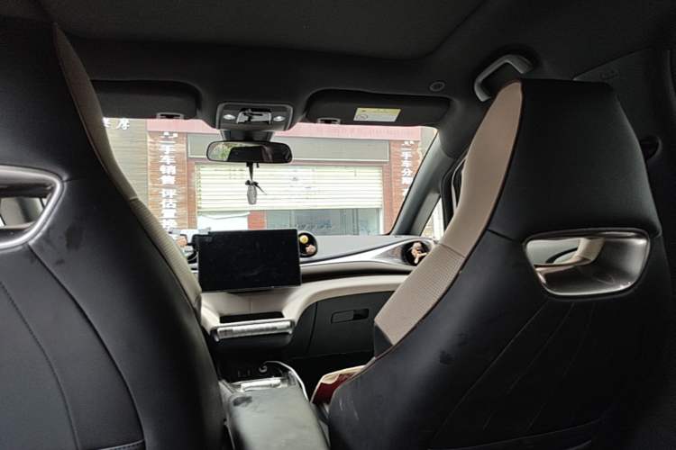 Used BYD Dolphin 2023 420 km Fashion Edition Headliner