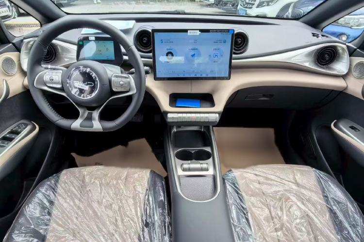 Used BYD Dolphin 2023 420 km Free Version Interior 1