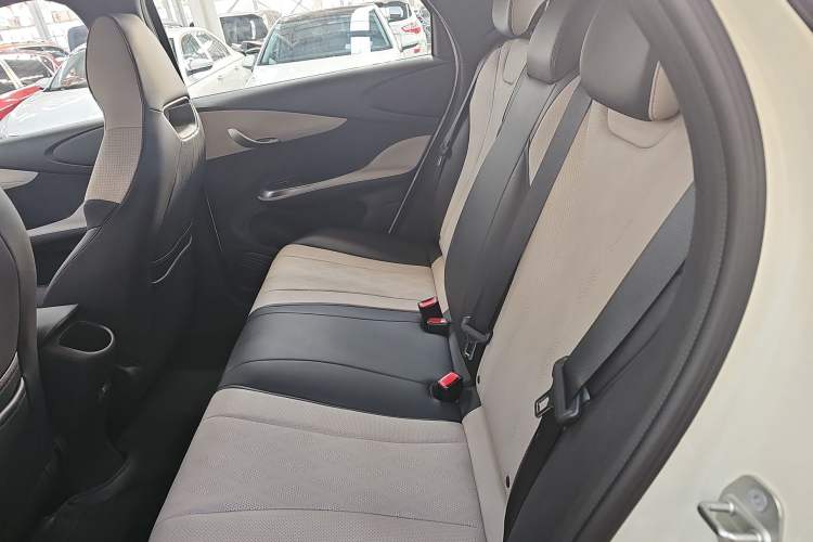 Used BYD Dolphin 2023 420 km Free Version Interior 1