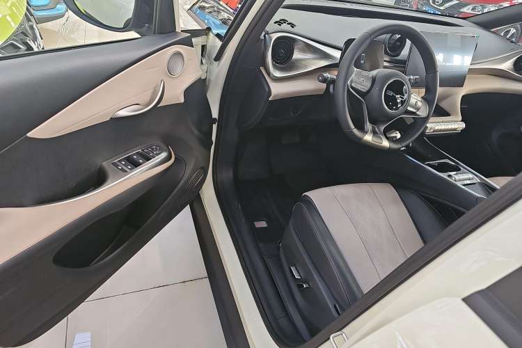 Used BYD Dolphin 2023 420 km Free Version Interior 2