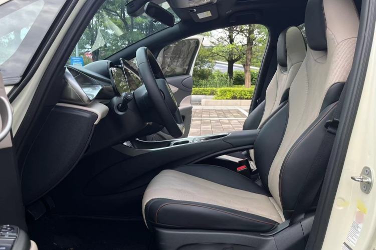 Used BYD Dolphin 2023 420 km Fashion Edition Interior 2