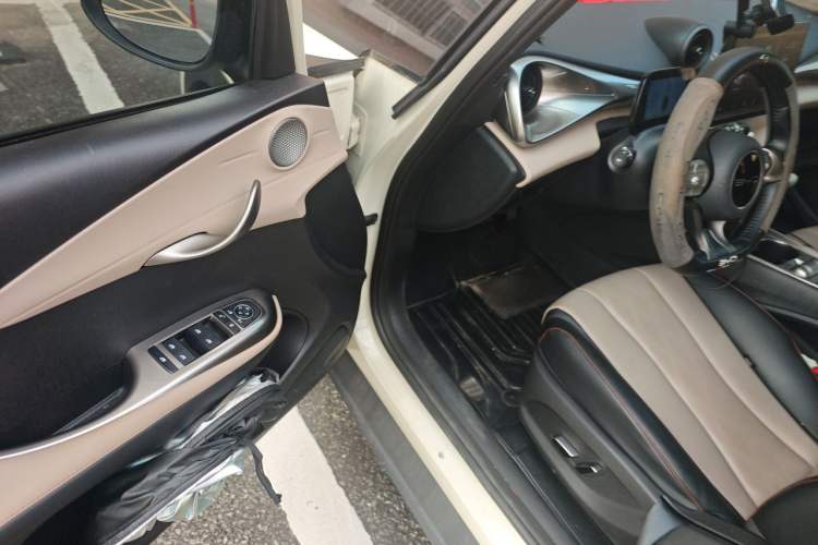 Used BYD Dolphin 2023 420 km Free Version Interior 3
