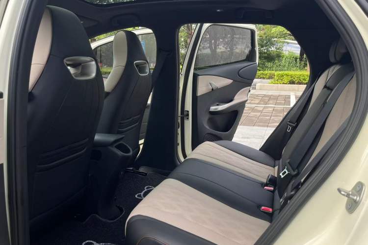 Used BYD Dolphin 2023 420 km Fashion Edition Interior 3