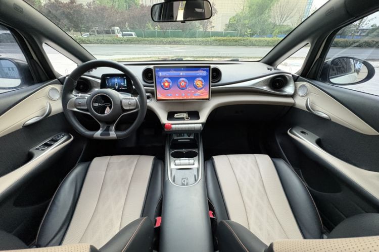 Used BYD Dolphin 2023 420 km Fashion Edition Interior 9