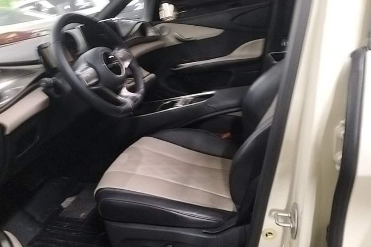 Used BYD Dolphin 2023 420 km Fashion Edition Left Front Seat